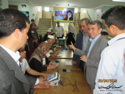 بازدید فرماندار گمیشان از شعب اخذ رأی در بخش گلدشت