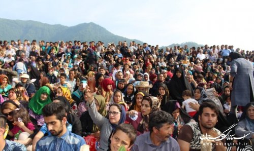 پنجمین جشنواره توت فرنگی در روستای شفیع آباد برگزار شد