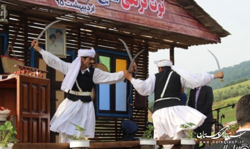 پنجمین جشنواره توت فرنگی در روستای شفیع آباد برگزار شد