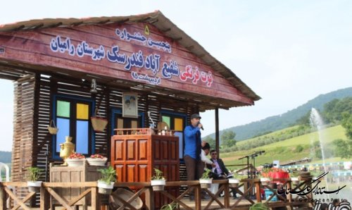 پنجمین جشنواره توت فرنگی در روستای شفیع آباد برگزار شد