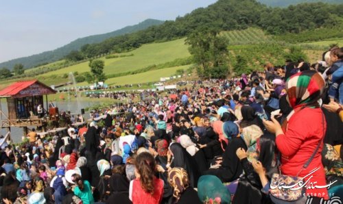 پنجمین جشنواره توت فرنگی در روستای شفیع آباد برگزار شد