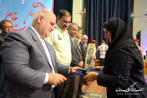 معلمان پایه گذاران تربیت، توسعه فکر و تعلیم در جامعه هستند