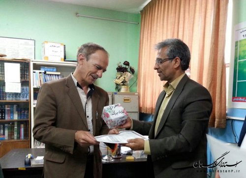با حضور بخشدار لوه از معلمان مدارس صادق آباد تجلیل شد