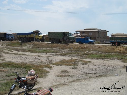 بازدید فرماندار گمیشان از مراکز خرید جو شهرستان