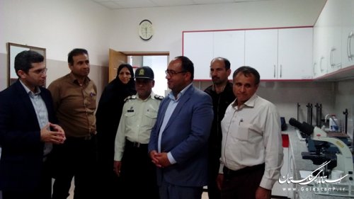 بازدید فرماندار علی ابادکتول از آزمایشگاه تازه تاسیس شهرستان 