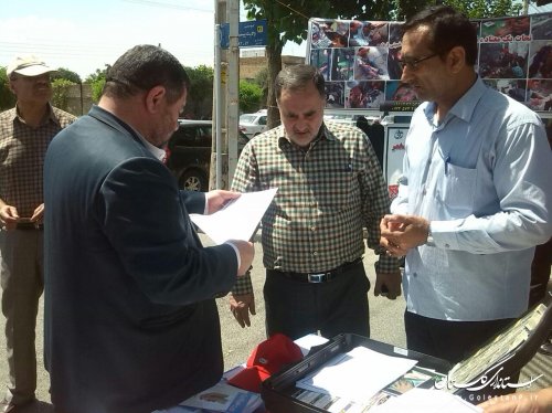 بازدید فرماندار آزادشهر از نمایشگاه عکس پیشگیری مواد مخدر