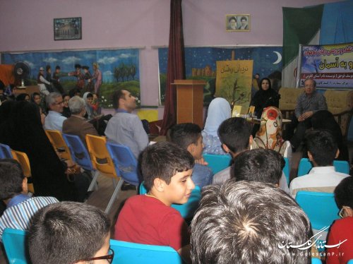کانون گلستان در نشست ادبی دو پنجره میزبان "یوسف قوجق" شد
