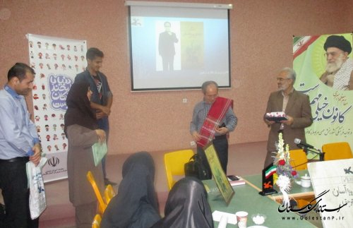 کانون گلستان در نشست ادبی دو پنجره میزبان "یوسف قوجق" شد