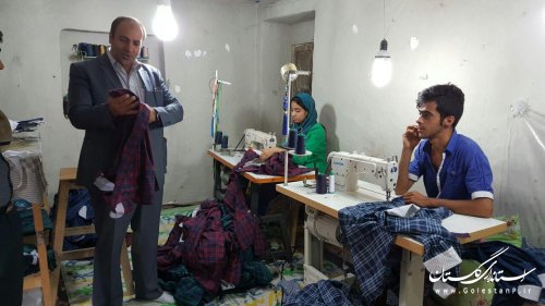 بازدید بخشدار کوهسارات شهرستان مینودشت از کارگاه های تولیدی روستای براین