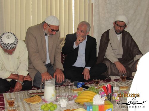 رئیس سازمان حج وزیارت با خانواده شهید منا یوسف آخوند طلابی دیدار کرد