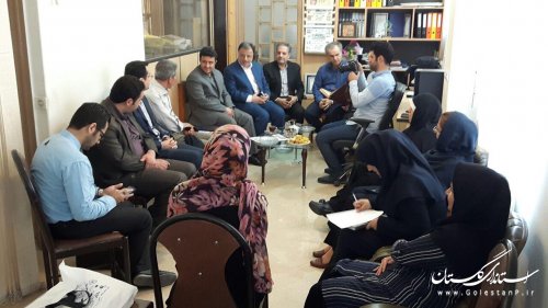 بازدید رئیس شورای اطلاع رسانی استان از دفتر روزنامه گلشن مهر 