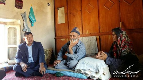 دیدار بخشدارمرکزی مراوه تپه ازخانواده های تحت پوشش کمیته امداد و بهزیستی
