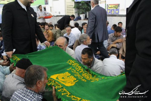 با حضور خدام امام رضا(ع) در شهرستان آزادشهر،فضای معنوی حرم در شهر پیچید