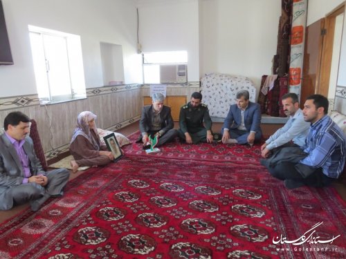 دیدار نماینده عالی دولت در شهرستان آق قلا با خانواده شهداء