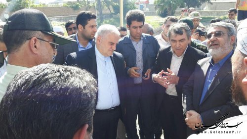 ادای احترام وزیر کشور به مقام شامخ شهدای گمنام شهرستان گمیشان