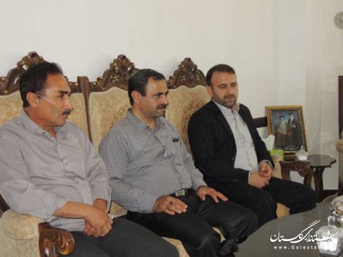 در هفته دولت از جانبازان شاغل در ادارات شهر مینودشت تجلیل شد