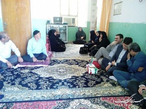 دیدار با خانواده شهیدان براتعلی سایری و غلامعلی شیخ به مناسبت هفته دولت