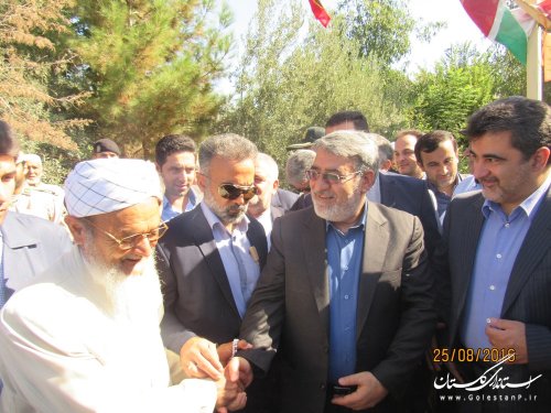 مراسم کلنگ زنی ساخت المان شهدای گمنام گمیشان با حضور وزیر کشور برگزار شد