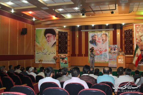 تجلیل از کارمندان نمونه ادارات شهرستان مراوه تپه به مناسبت روز کارمند