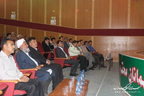 تجلیل از کارمندان نمونه ادارات شهرستان مراوه تپه به مناسبت روز کارمند