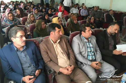 تجلیل از کارآفرینان و تولید کنندگان نمونه شهرستان گنبد کاووس