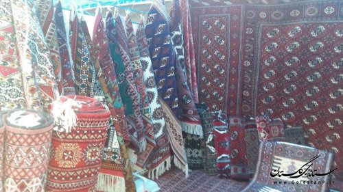 بازدید فرماندار گمیشان از نمایشگاه فرش دستباف و صنایع دستی ترکمن