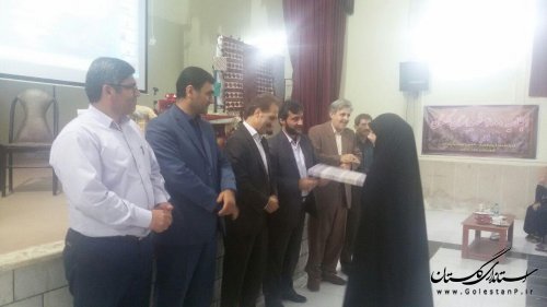 بسیاری از مشکلات موجود در جامعه متأثر از خانواده هاست