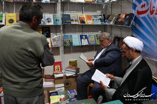 بازدید استاندار گلستان از دهمین نمایشگاه کتاب استان