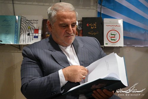 بازدید استاندار گلستان از دهمین نمایشگاه کتاب استان
