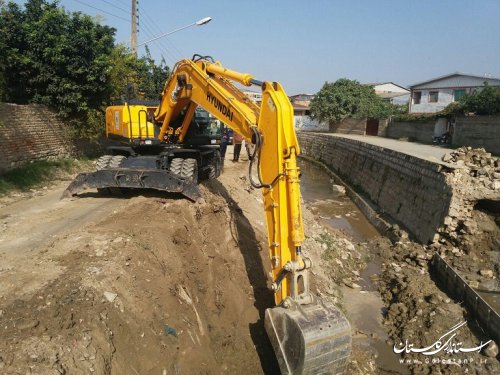 بازدید شهردار کردکوی از مرمت دیواره رودخانه قاضی محله خسارت دیده در سیلاب اخیر