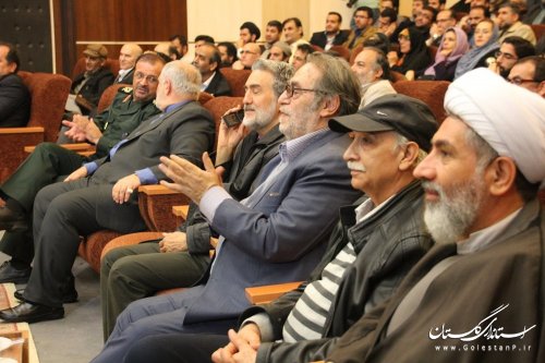 تاکید استاندار گلستان بر لزوم بهره مندی از هنر برای بیان ایثارگری های دفاع مقدس