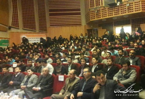 جریان دانشجویی، مستقل، عدالتخواه و استکبار ستیز است 