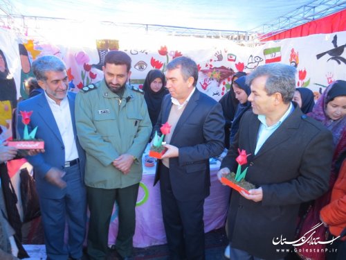 بازدید و قدردانی فرماندار شهرستان آق قلا از برگزار کنندگان نمایشگاه اقتصاد مقاومتی