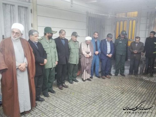 ﻿آیین نصب پرچم در سر درب منازل شهدای گرانقدر شهرستان بندرگز انجام شد