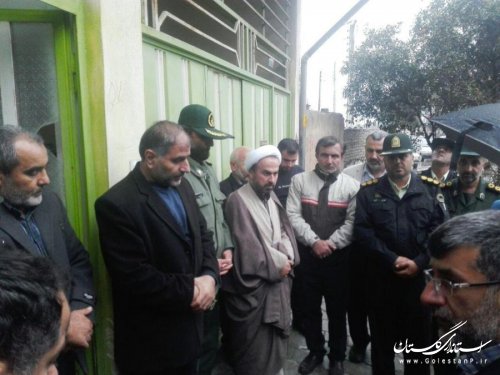 ﻿آیین نصب پرچم در سر درب منازل شهدای گرانقدر شهرستان بندرگز انجام شد