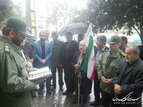﻿آیین نصب پرچم در سر درب منازل شهدای گرانقدر شهرستان بندرگز انجام شد