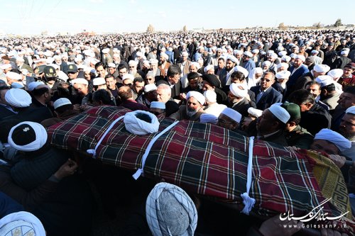 پیکر امام جمعه فقید اهل سنت بندر ترکمن تشییع شد