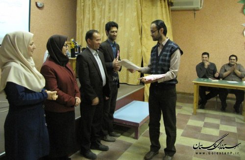کارگاه آموزشی' فن و هنر عکاسی' و اصول خبرنویسی در کانون گلستان برگزار شد