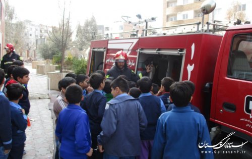 یاد و خاطر شهیدان آتش نشان حادثه غم انگیز پلاسکو گرامی باد