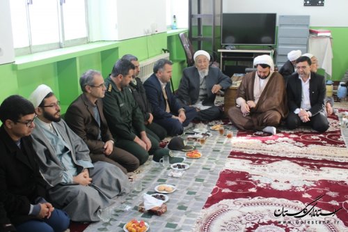فرماندار مراوه تپه: رهاورد بزرگ نهضت امام (ره) و انقلاب اسلامی بصیرت مردم بود