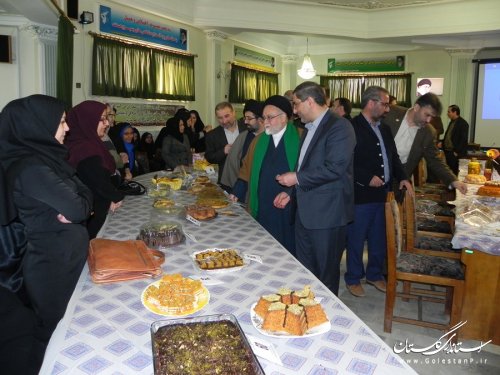 برگزاری نمایشگاه شیرینی خانگی در سالن اجتماعات فرمانداری مینودشت