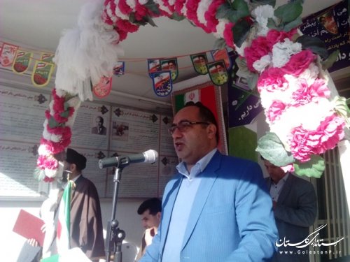 نواخته شدن زنگ انقلاب با حضور فرماندار علی آباد کتول