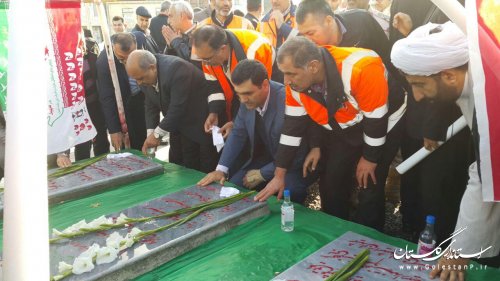 غبارروبی گلزار شهدای گمنام شهرستان ترکمن