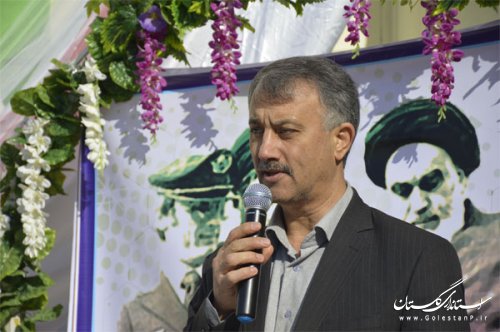 نسل جوان با دقت و هوشیاری برای حفظ دستاوردهای انقلاب تلاش کند
