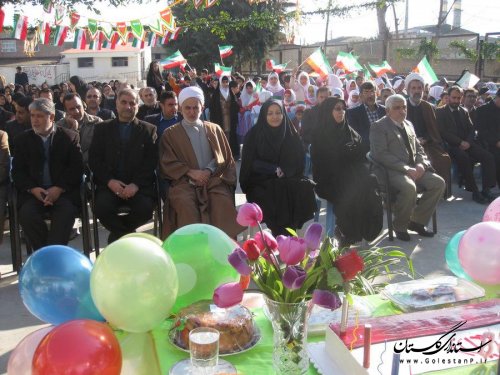زنگ پیروزی انقلاب اسلامی در سال ۵۷ دنیا را بیدار کرد