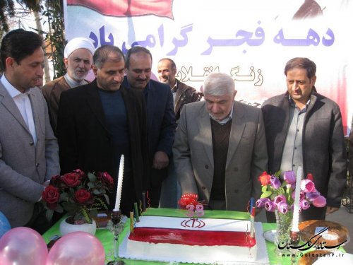 زنگ پیروزی انقلاب اسلامی در سال ۵۷ دنیا را بیدار کرد