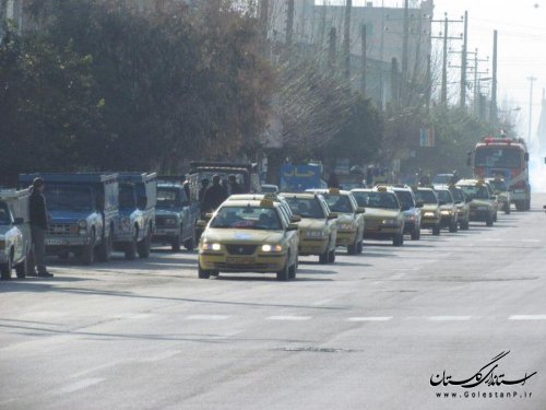 رژه ناوگان تاکسیرانی شهر بندرگز به مناسبت ۱۲ بهمن و آغاز دهه مبارک فجر انقلاب اسلامی برگزار شد