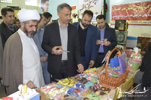 نمایشگاه توانمندی های بانوان گنبدی آغاز بکار کرد
