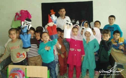 آدم کوچولوی گرسنه مهمان دانش آموزان نوار صفر مرزی استان گلستان شد