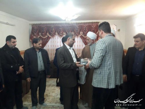 فرماندار بندرگز با خانواده های شهیدای انقلاب و فاجعه منا دیدار کرد